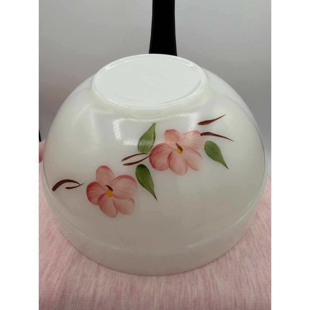 🍑 1950s Fire‑King Mixing Bowl – 7.5" – Hand‑Painted Peach Blossom Pattern – EUC